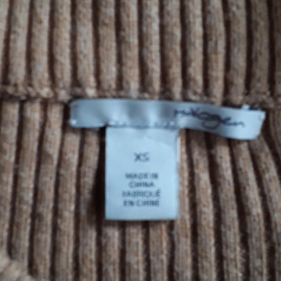🐖Halogen xs nude tan colored sweater - Picture 3 of 4